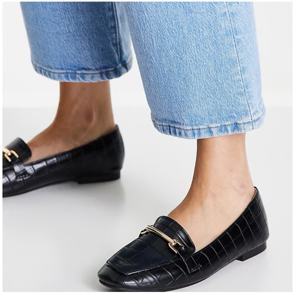 Croc Effect Chain Loafers - Picture 11 of 11